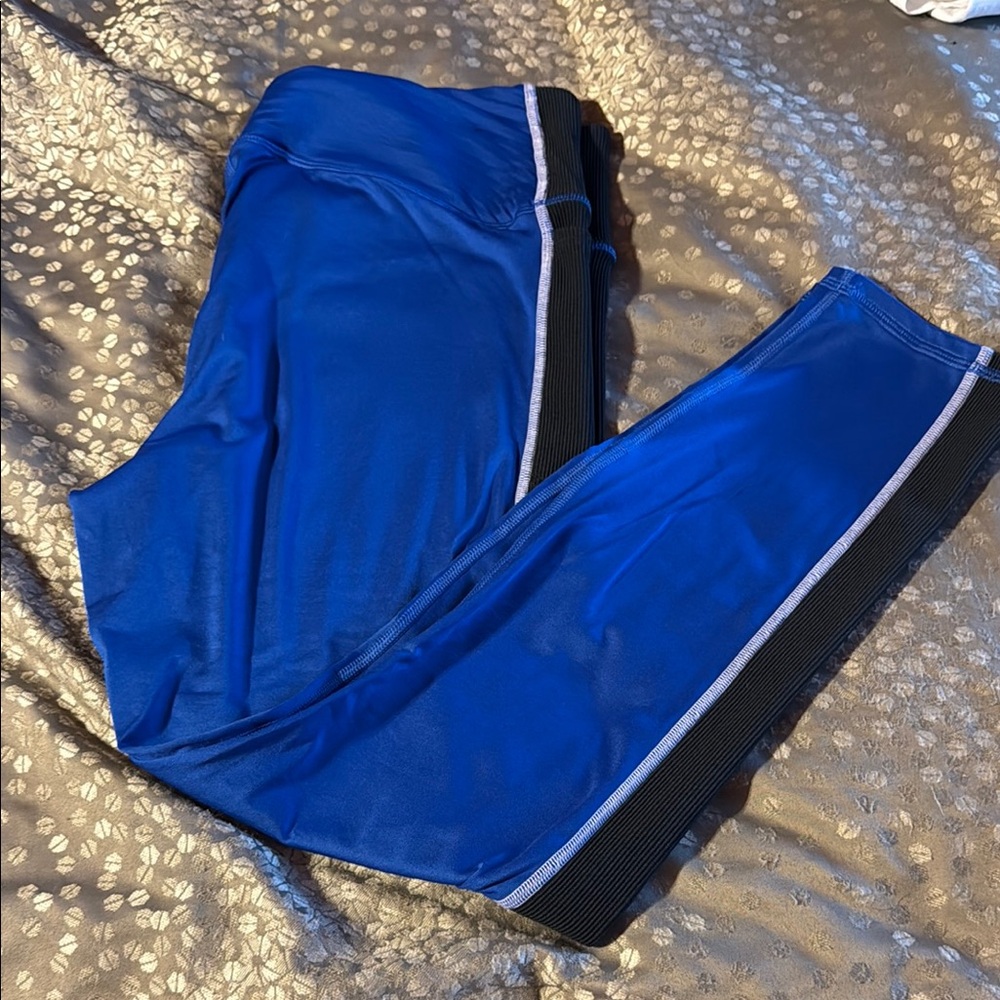 Under Armour compression Womens Blue and Black Leggings